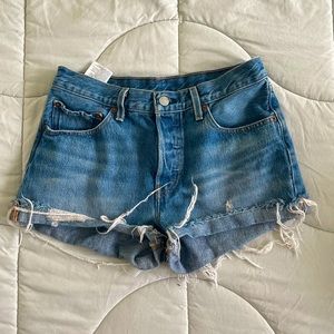 Levi’s 501 shorts size 27